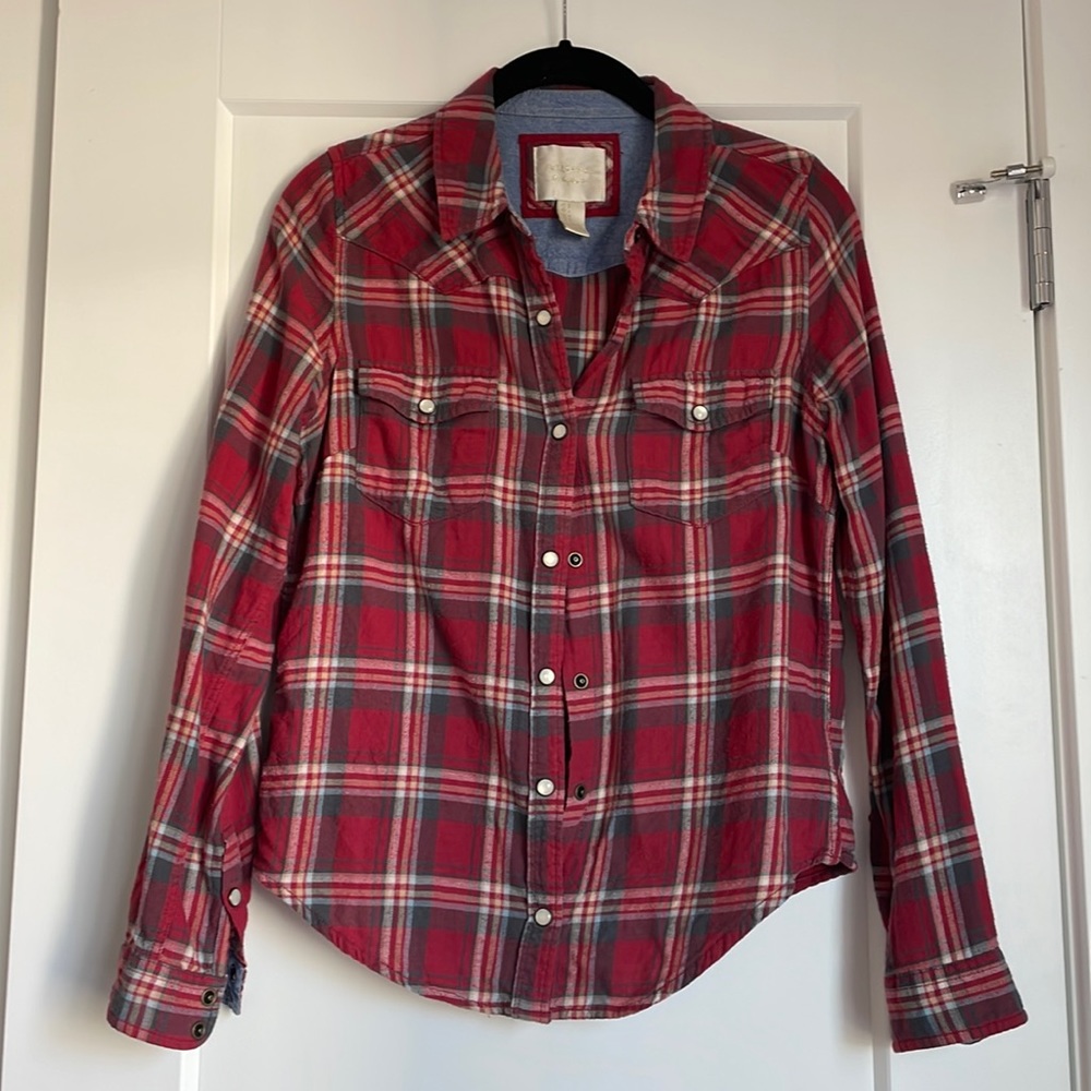 Red flannel button down long sleeve shirt
